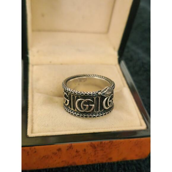 Elegant Gucci Marmont Snake Ring - Picture 6 of 6